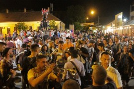 Veselo u Guči, večeras finale trubača