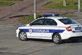 Muškarac poginuo, četvoro povrijeđeno u sudaru tri automobila