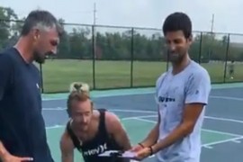 Nole priprema taktiku za basket: "Desno jaje je namjerno veće"