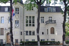 Rasistički i homofobni ispadi hrvatska diplomatkinje