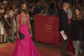 Božo Vrećo u rozoj haljini na SFF-u