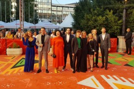 SFF: Crvenim tepihom prošetali članovi filmova "Heroji ne umiru" i "A ...