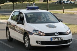 Doživio srčani udar za volanom pa se zabio u kafić