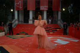 Leyla Hajrović u Giambattista Valli x H&M haljini