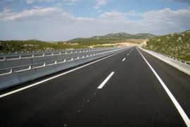 Zabranjen saobraćaj na dijelu Jadranske magistrale zbog jakog vjetra
