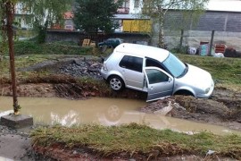Nevrijeme pogodilo Teslić, velika šteta u naseljima Jelića Potok i ...
