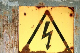 Radnika udarila struja, povrede opasne po život