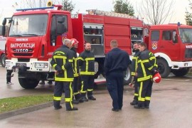 Izgorio krov na kući, povrijeđen muškarac