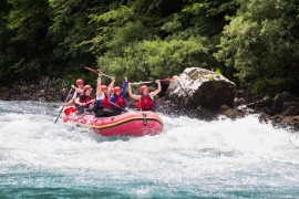 "Nezavisne" na raftingu: Pijemo čistu Taru i uživamo u adrenalinu