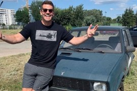 Holivudski glumac naučio voziti u Yugu