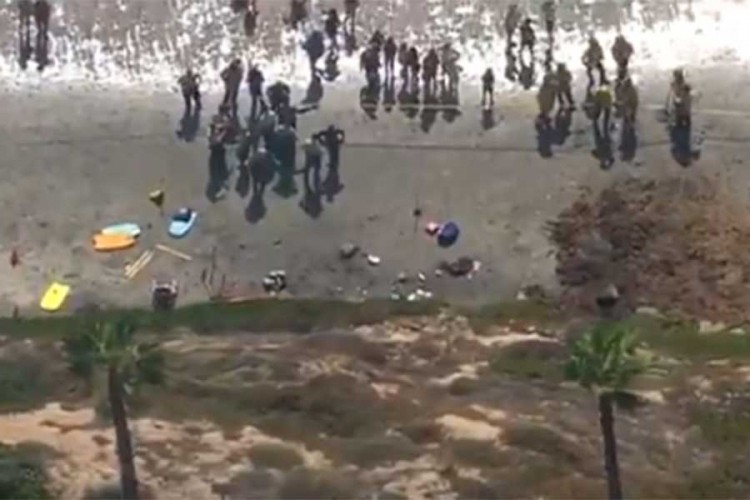Urušila se morska klisura na popularnoj plaži, tri osobe poginule