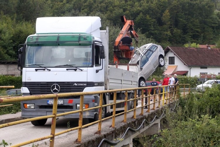 Rođaci poginuli nadomak kuće: Kazaljka ostala "zakucana" na 205 km/h