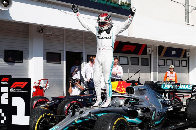 Hamilton slavio na Hungaroringu