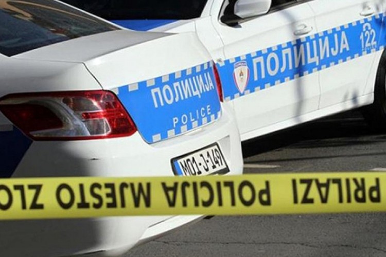 Muškarac povrijeđen u sudaru dva kamiona i audija