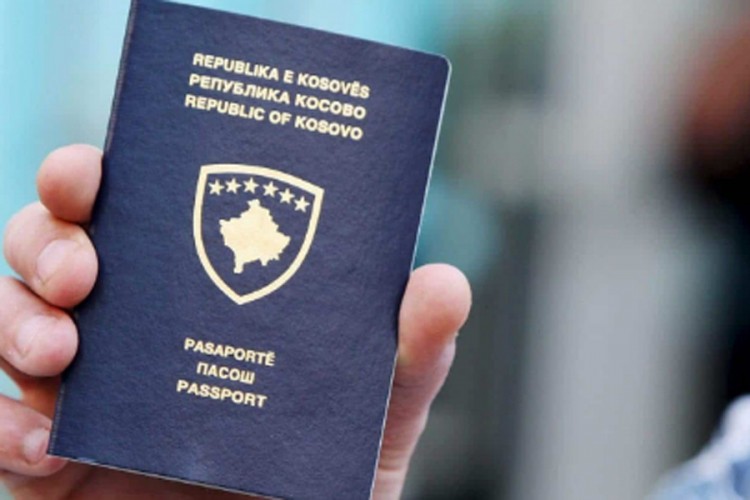 Masovno odricanje od državljanstva Kosova