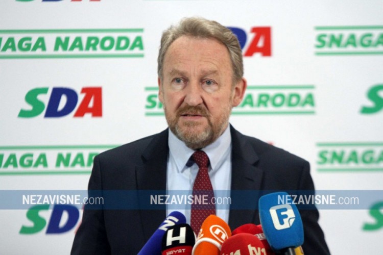 Izetbegović: Besmisleno da opozicija Dodika naziva izdajnikom
