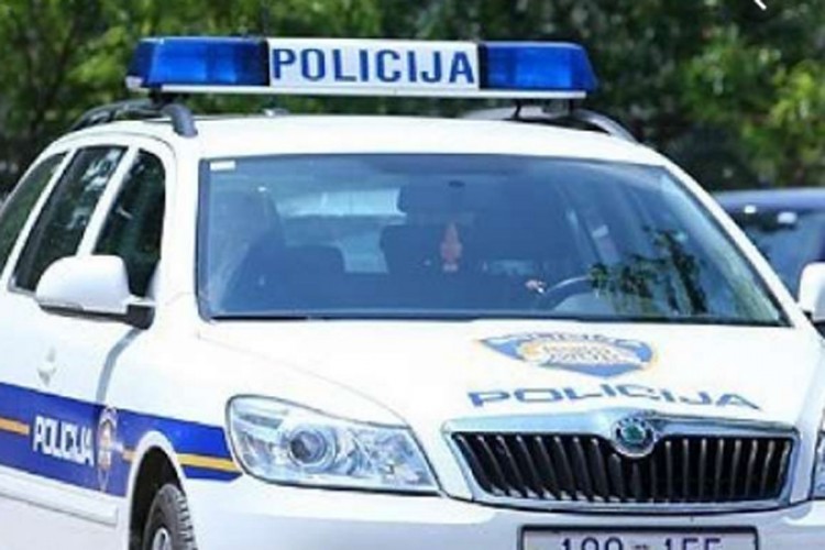 Lančani sudar na autoputu, četvoro povrijeđeno