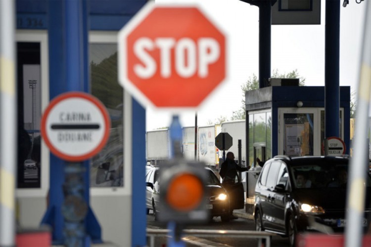 Pojačan saobraćaj u oba smjera na granici sa Hrvatskom i Crnom Gorom