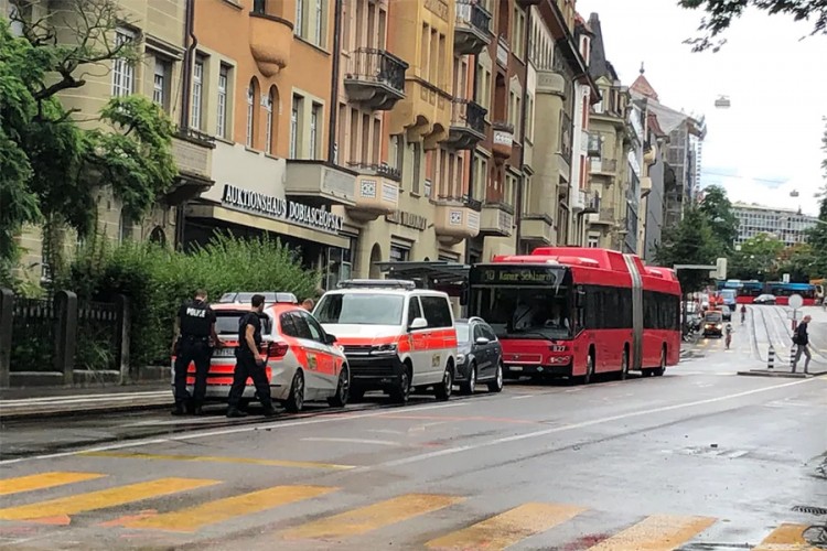 Nestali muškarac i djevojčica, odnjelo ih klizište