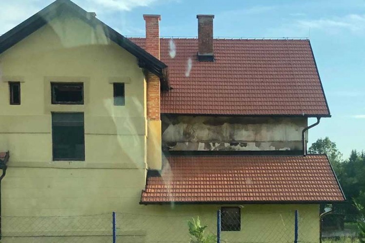 Pri kraju sanacija škole u Podbrdu: Đaci se vraćaju u učionice