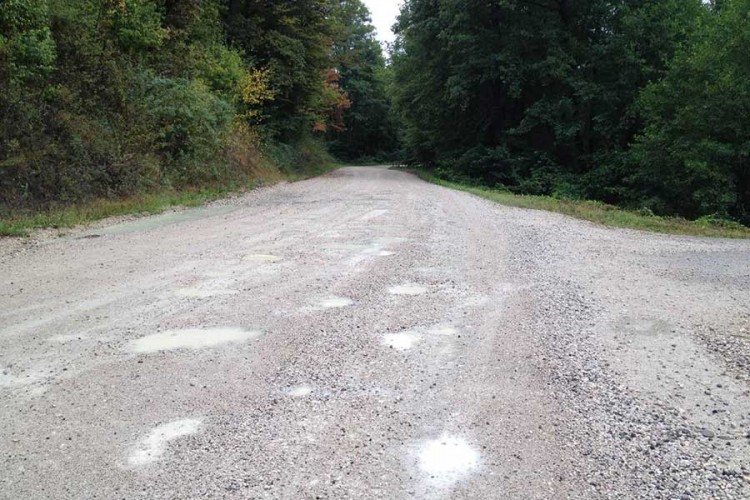 Stanare i Tešanj povezivaće asfalt, a ne makadam