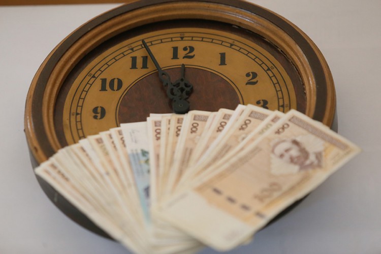 Prizivamo strane, a ne stimulišemo ni domaće investitore