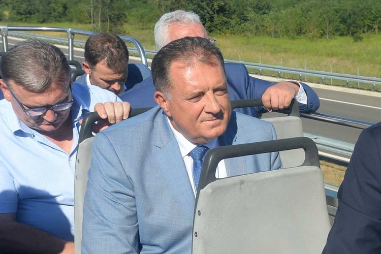 Dodik: Došao sam putem koji je izgradio Vučić