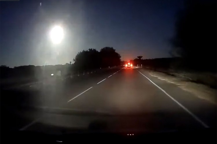 Meteorit osvijetlio nebo iznad italijanskog ostrva