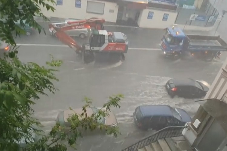 Nevrijeme ometa željeznički i vazdušni saobraćaj