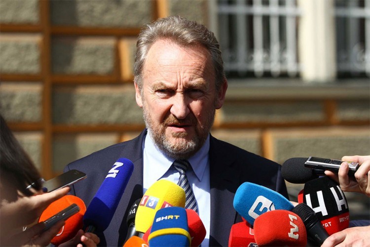 Izetbegović nakon sastanka s Komšićem i Džaferovićem: Očekujem da sve riješimo sutra