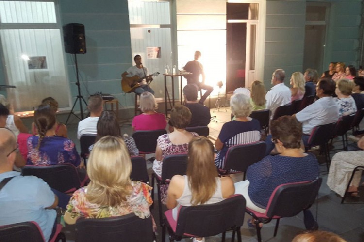 Održano muzičko-poetsko veče "Ritam uluce, melodija riječi"