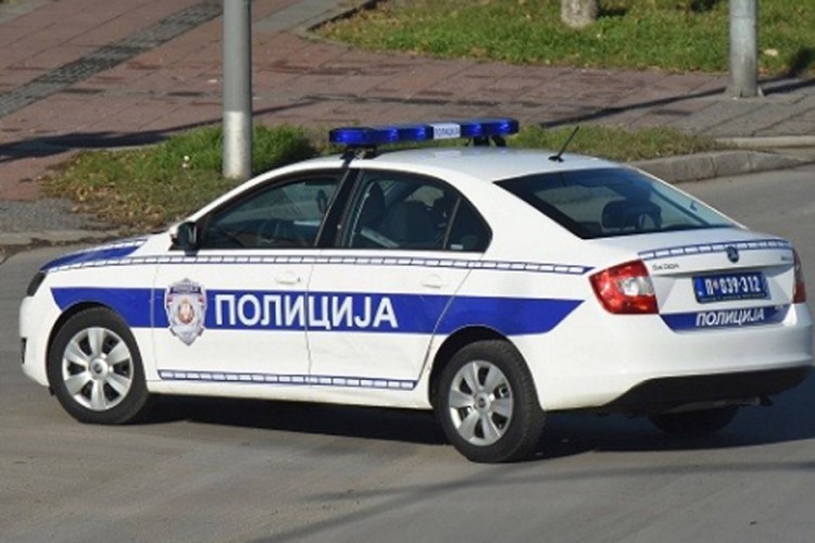 U direktnom sudaru poginula žena , dvije osobe povrijeđene