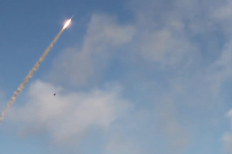 Pogledajte kako "S-300" odbija intenzivni raketni napad