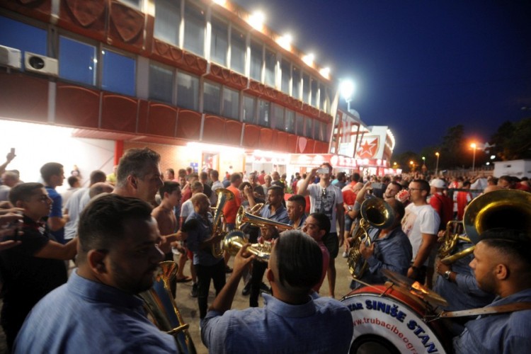 Trubači ispratili navijače na "Marakanu"