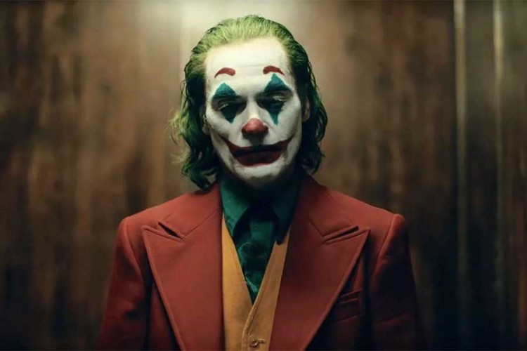 Hoakin Finiks u finalnom trejleru filma Džoker