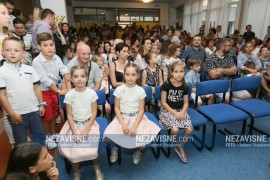 Počela nova školska godina: Klupe ispunjene radošću i smijehom