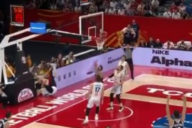 Sudije ponovo na udaru: Da li je Adetokumbo zaslužio peti faul