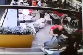 Kamere snimile kako su trojica izboli MMA borca u Novom Sadu
