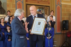 Budimiru Dubaku uručeno priznanje "Branko Radičević"