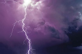 Grom udario u kamp, poginulo 13 osoba