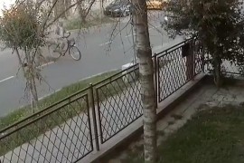Kamera snimila jezivu nesreću u Futogu: Automobil "pokosio" biciklistu
