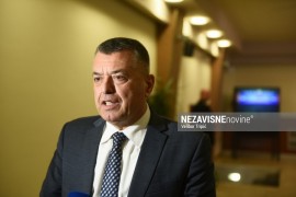 Poslanici NSRS na vanrednoj sjednici o smjeni Bratića