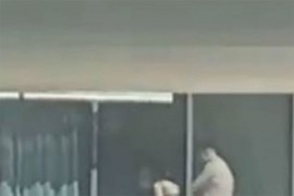 Prepustili se akciji u kancelariji (18+)