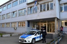 U vozilu pronađena 'zolja' i tri ručne bombe