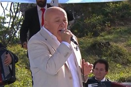 Pjevaču na snimanju "Šarenice" pčela uletjela u usta i ujela ga