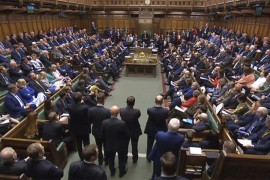 Britanski parlament nastavio rad, popodne se obraća Džonson