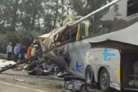 Najmanje 36 mrtvih u sudaru autobusa i kombija