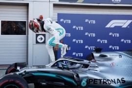 Svađa u Ferrariju "pogurala" Hamiltona do pobjede u Sočiju