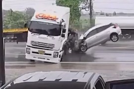 Objavljen snimak stravičnog sudara kamiona i automobila
