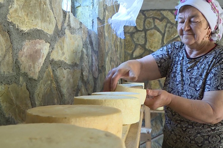 Supružnici proizvode slane delicije: Pristojna zarada od koza i sira